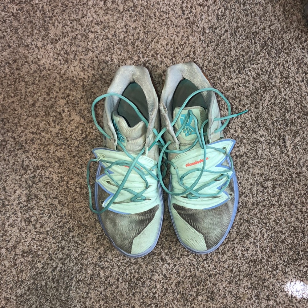 KYRIE 5 squidward